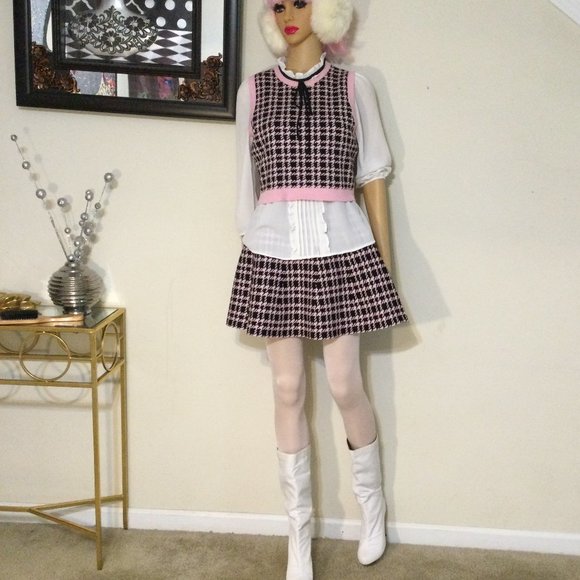 TWO PIECE SKIRT SET  SWEATER KNIT  BLACK AND PASTEL PINK - Picture 4 of 7